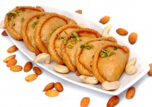 Lip Smacking Kesari Gujiya Recipe