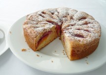 Soft Cinnamon and Peach Cake Recipe