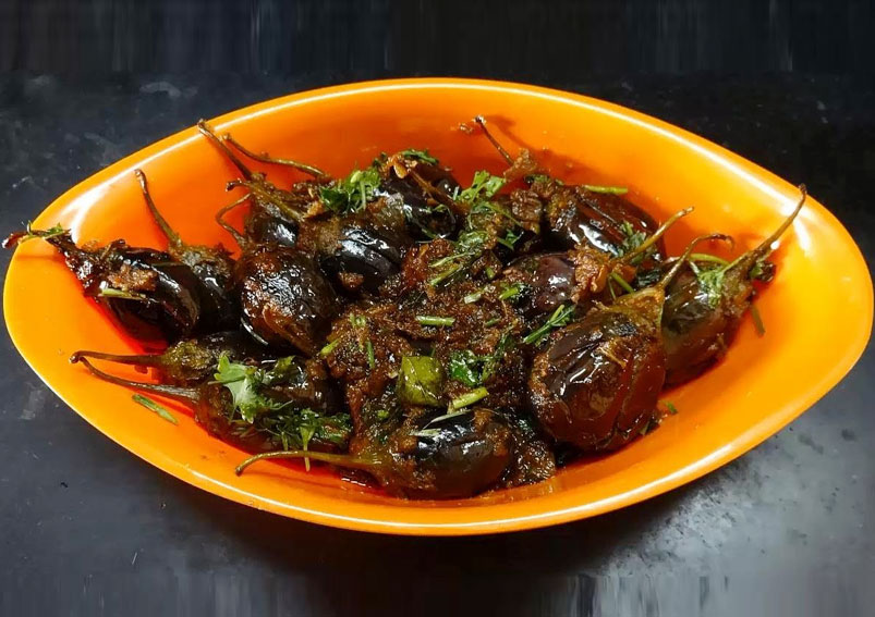Andhra special- Gutti vankaya kura Recipe