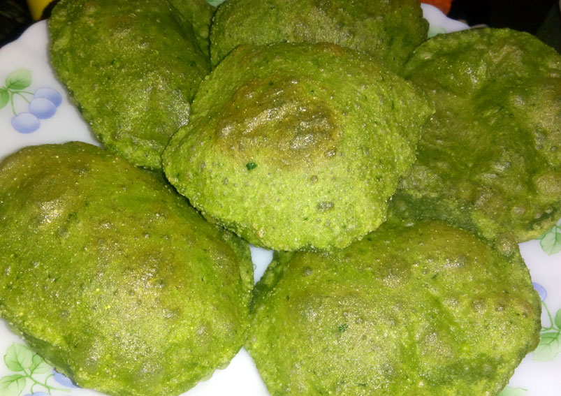 Healthy and Tasty Palak Puri Recipe