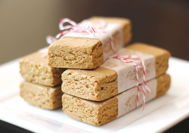 Peanut Butter and Chocolate Oatmeal Bars Recipe
