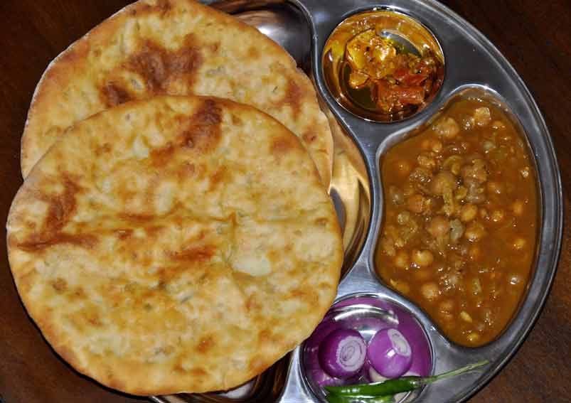 Soft Onion and Potato Kulcha Recipe