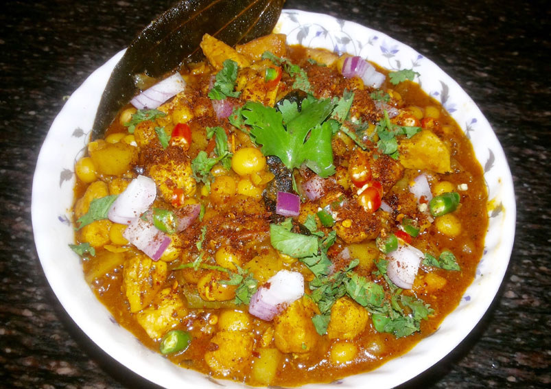 Tasty Ghugni Dried Yellow Pea Curry Recipe