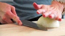 How To Cut An Onion Fast